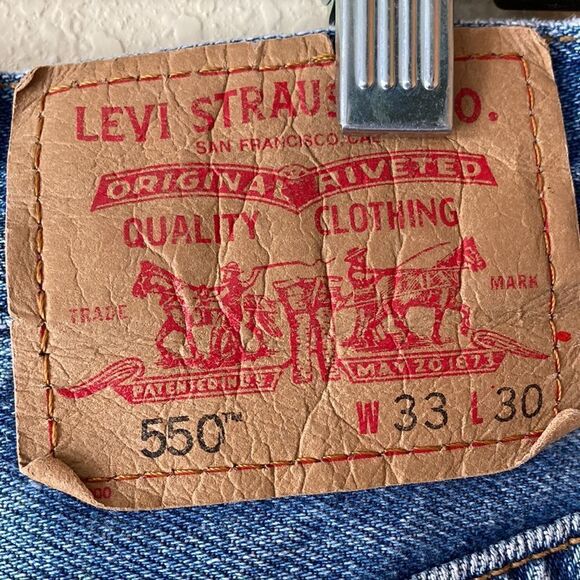 Vintage Levi’s 550 Relaxed Fit Up-Cycled High Rise Mom Jeans Size Men’s 33/30 - Picture 3 of 16